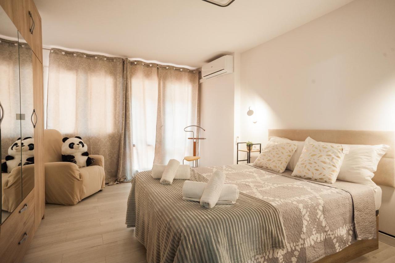 Oasis Apartment Valencia Exterior photo